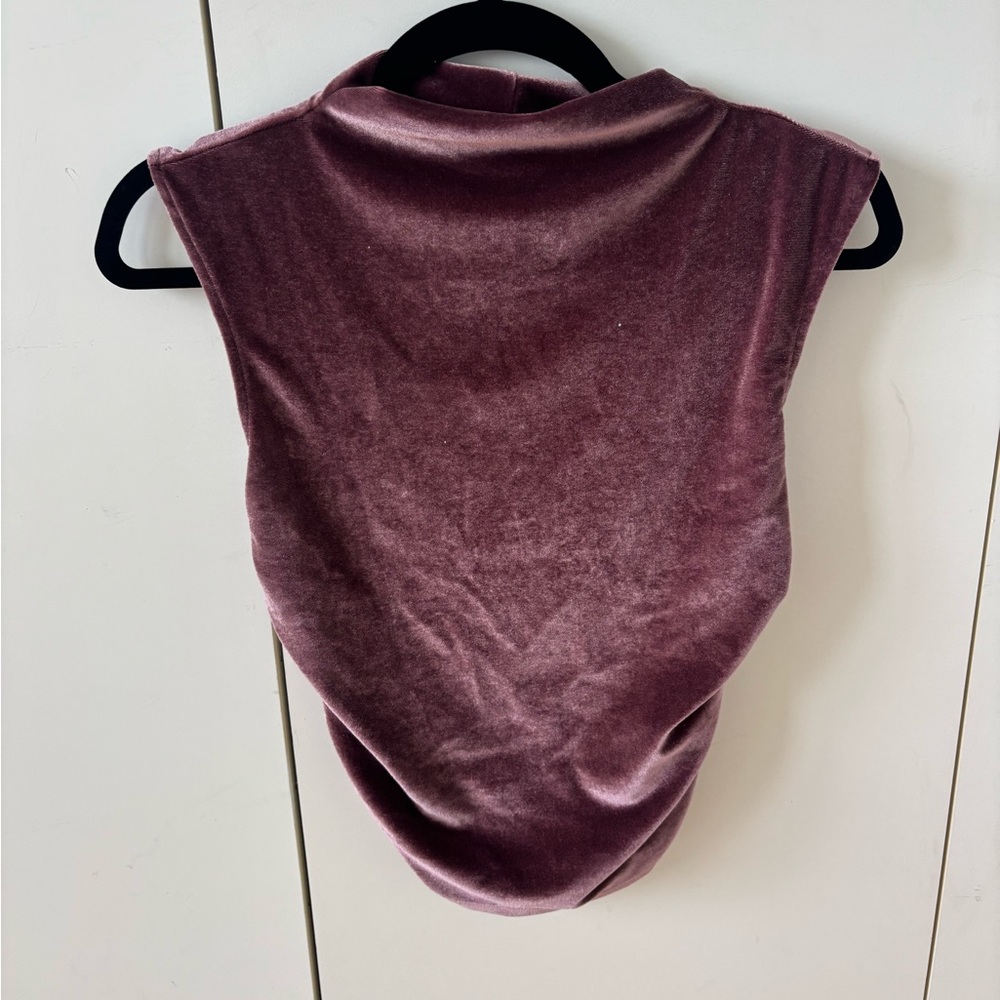 Pretty high neck velvet top